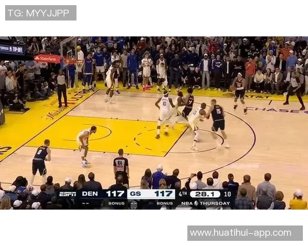 绿军记者惊叹湖勇对决中斯玛特与霍福德的奇妙对抗场景 绿军记者惊叹湖勇对决中斯玛特与霍福德的奇妙对抗场景