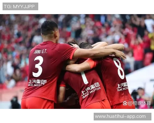 中乙联赛第30轮上海海港富盛经开队与温州俱乐部中胤队战成平局精彩对决