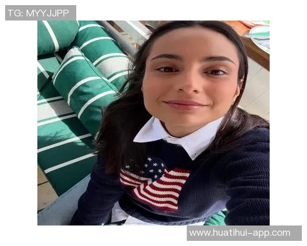 小吧社交秀：胡梅尔斯女友惊艳T台卡卡贝克汉姆同框引发热议