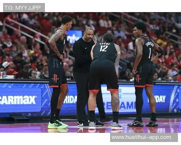 乌度卡强调提升三分球产量鼓励球员果断出手增加底角三分机会 乌度卡强调提升三分球产量鼓励球员果断出手增加底角三分机会