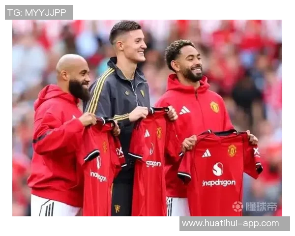 姆伯莫回忆曼联球迷热情并强调三叉戟仍需提升的关键点 姆伯莫回忆曼联球迷热情并强调三叉戟仍需提升的关键点