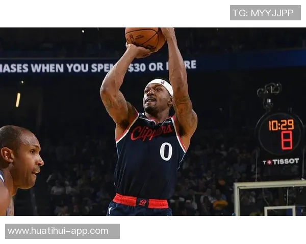 恩比德复出表现抢眼10投5中斩获14分7篮板8助攻3抢断 恩比德复出表现抢眼10投5中斩获14分7篮板8助攻3抢断